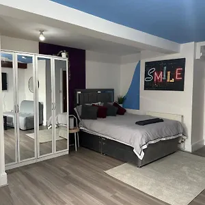 Modern Studio Close To Leeds Centre Leeds (West Yorkshire)